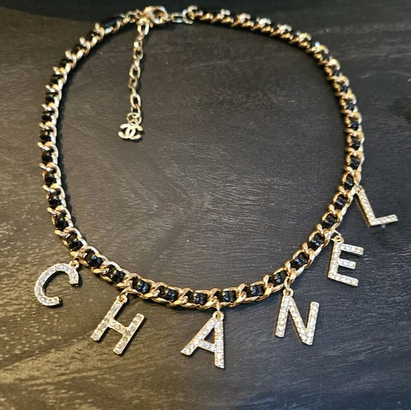 Gold and Chain-Link Necklace - Picture 2 of 4